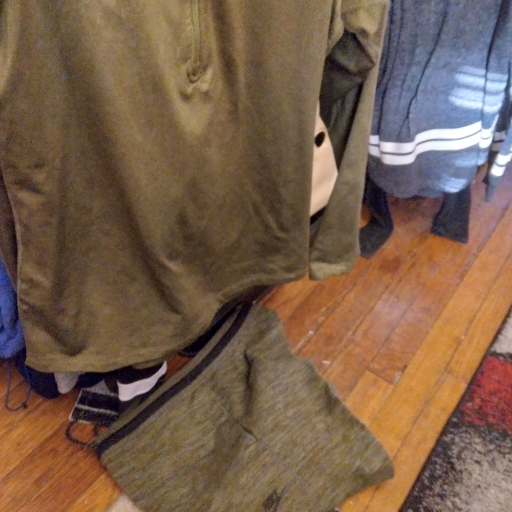 Olive green Nike out fit